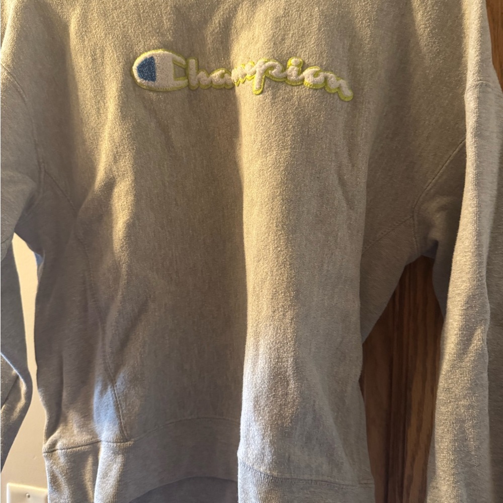 Champion Heather Gray Sweatshirt with Logo